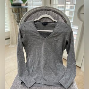 Tommy Hilfiger grey v-neck sweater size small